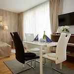 Arber - Wellness & Pool Apartman Železná Ruda